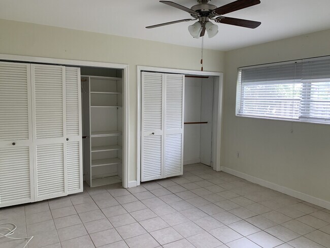 Building Photo - 10712 SW 77th Ave