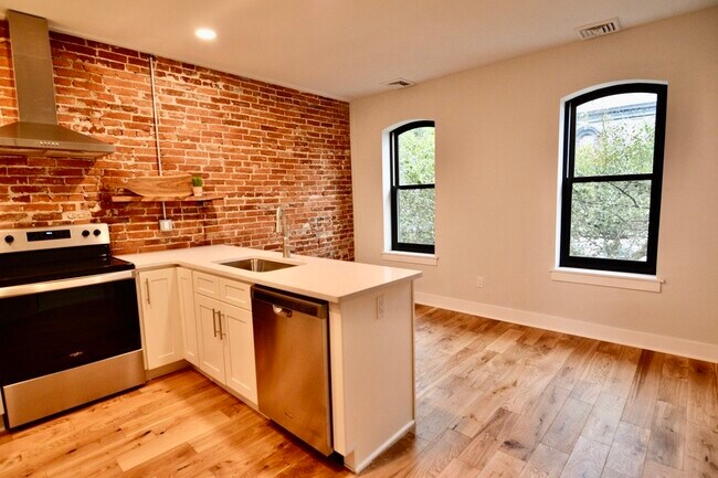 Building Photo - 54 South 5th Street, Unit 4