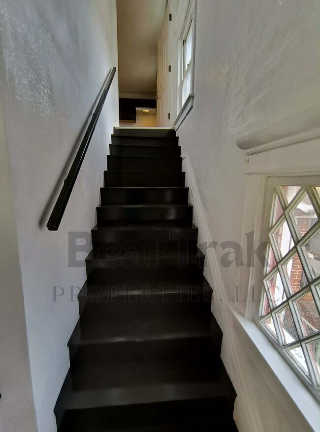 Foto del edificio - 1339 Charles St