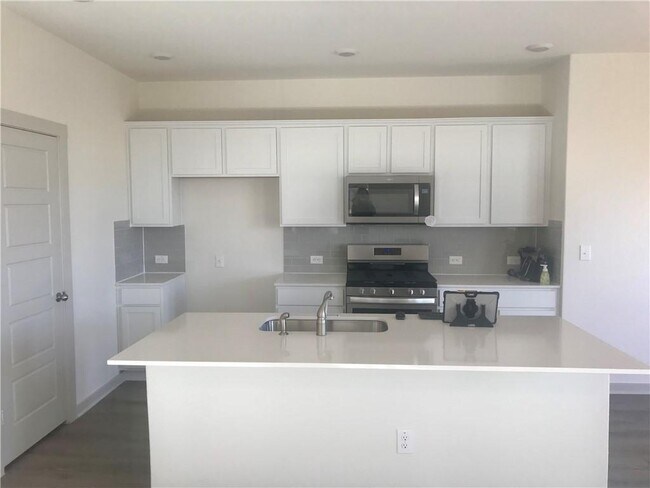 Building Photo - 14013 Mcarthur Dr