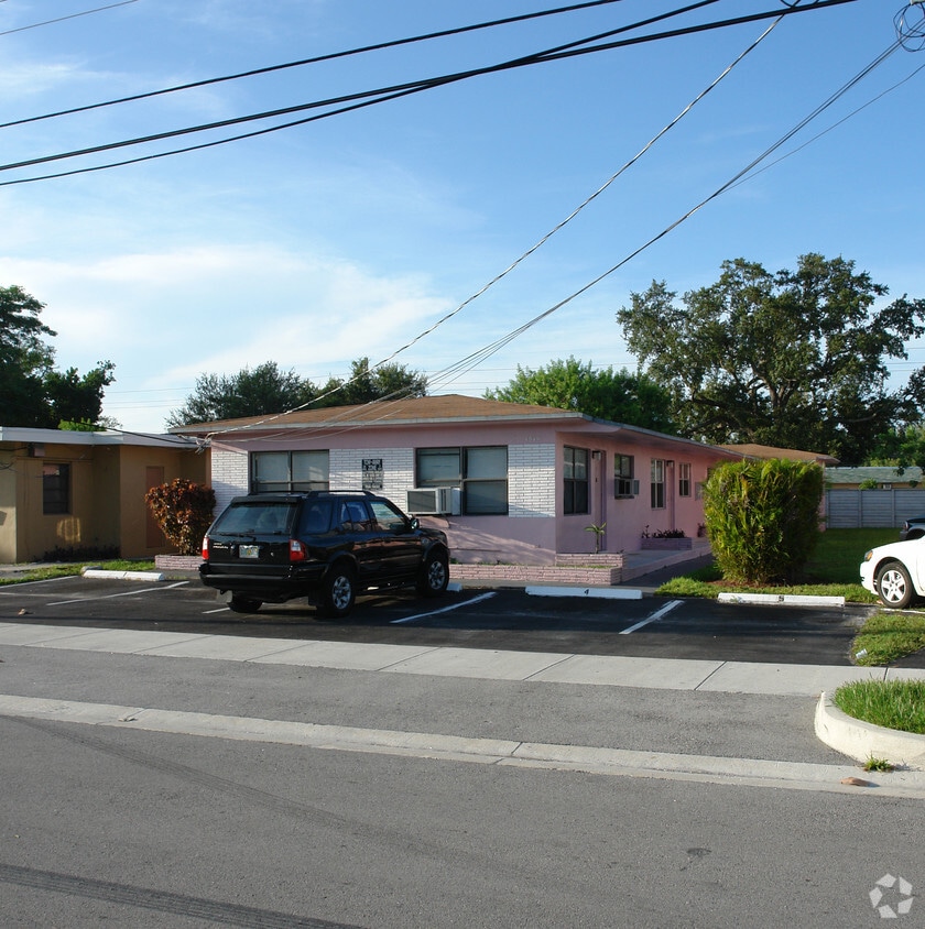 Primary Photo - 2020 NE 162nd St