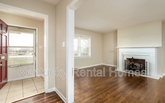Foto del edificio - 305 Lakeshore Dr