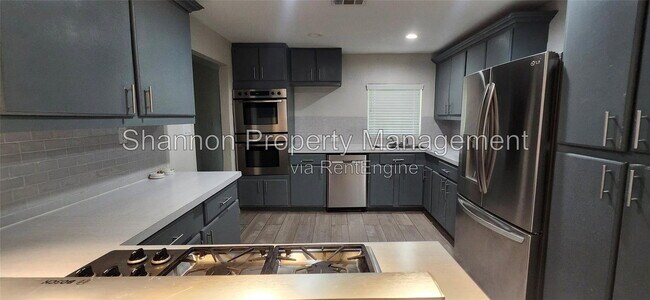 Foto del edificio - 5655 Meadow Creek Ln
