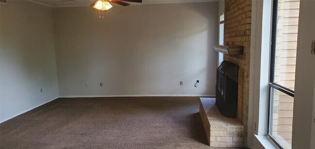 Building Photo - 1801 Juniper Ln