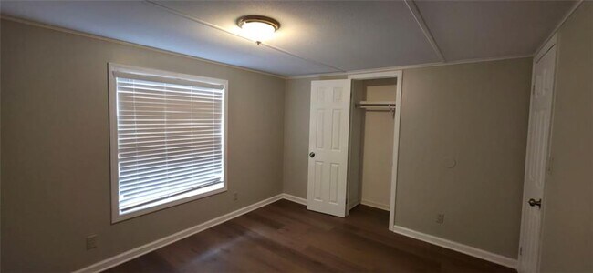 Foto del edificio - 37 Spring Branch Dr