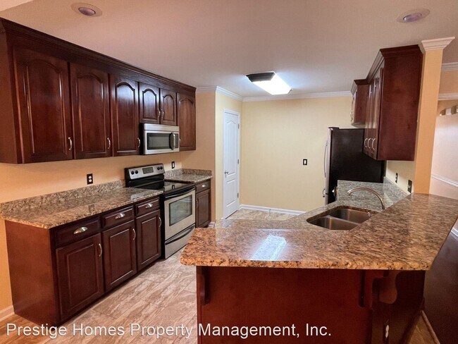 Building Photo - 3 br, 2 bath House - 301 E. Morningview Drive