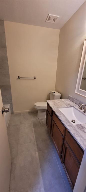Building Photo - 8 Westway Cir