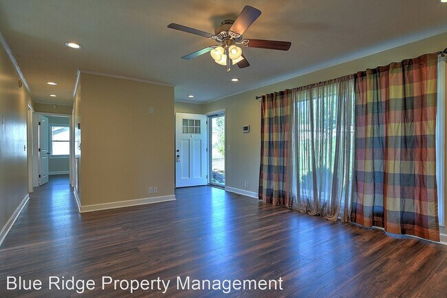 Building Photo - 3 br, 2 bath House - 609 Midfield Drive