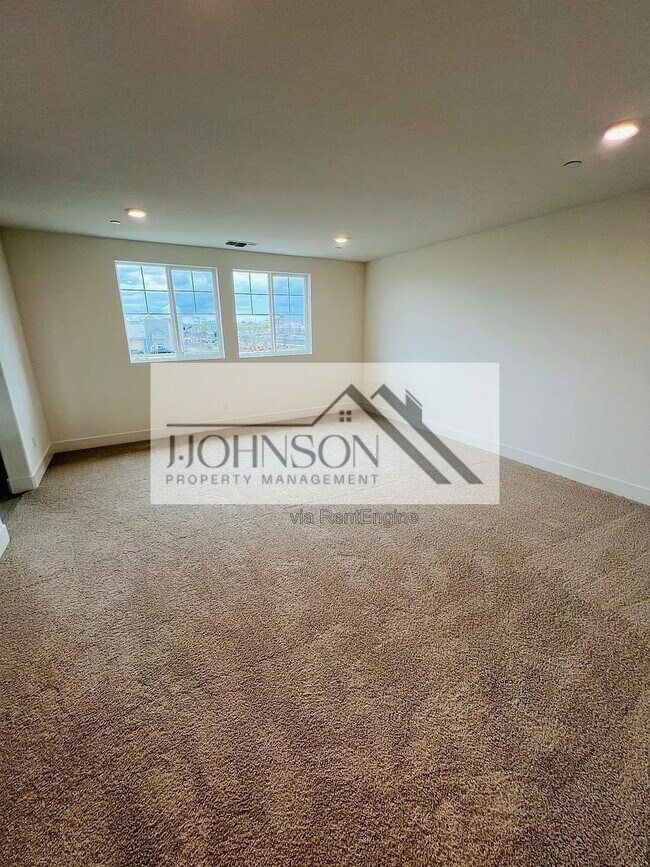 Foto del edificio - 16492 Bandon Ln