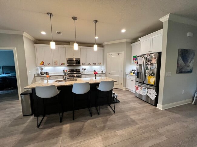 Building Photo - 2180 Ranch Dr