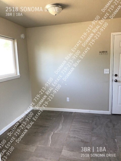 Building Photo - 2518 Sonoma Dr