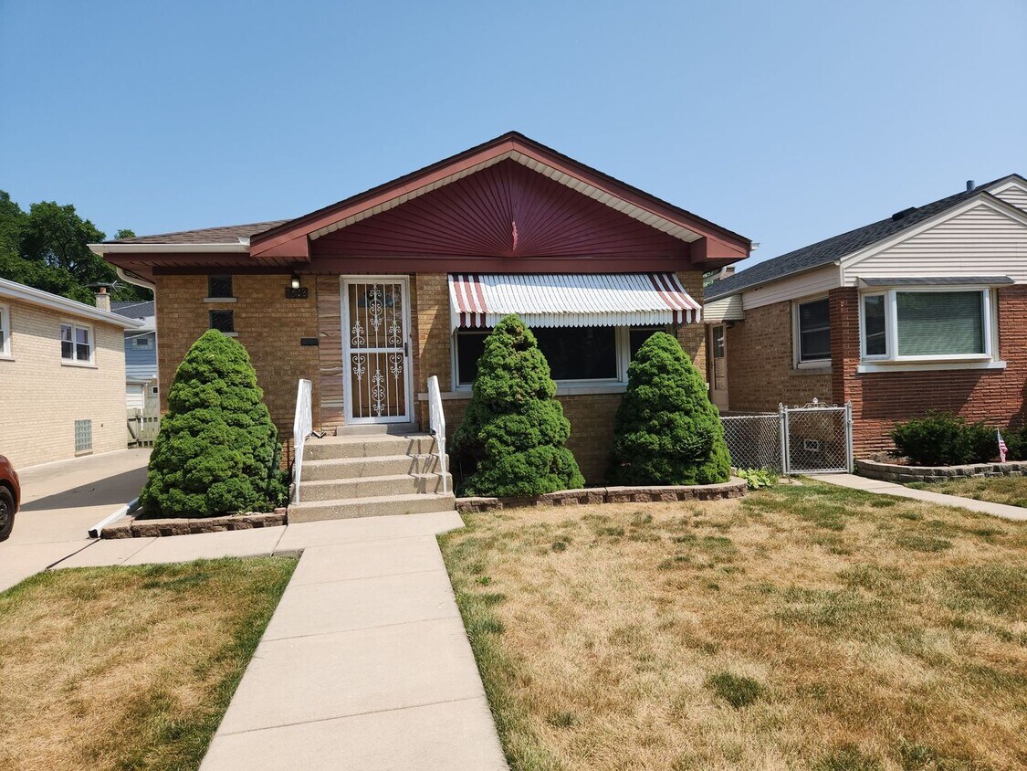 Foto principal - 7512 W Touhy Ave