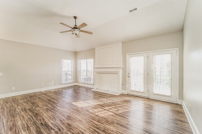 Building Photo - 7121 Scuppernong Ct