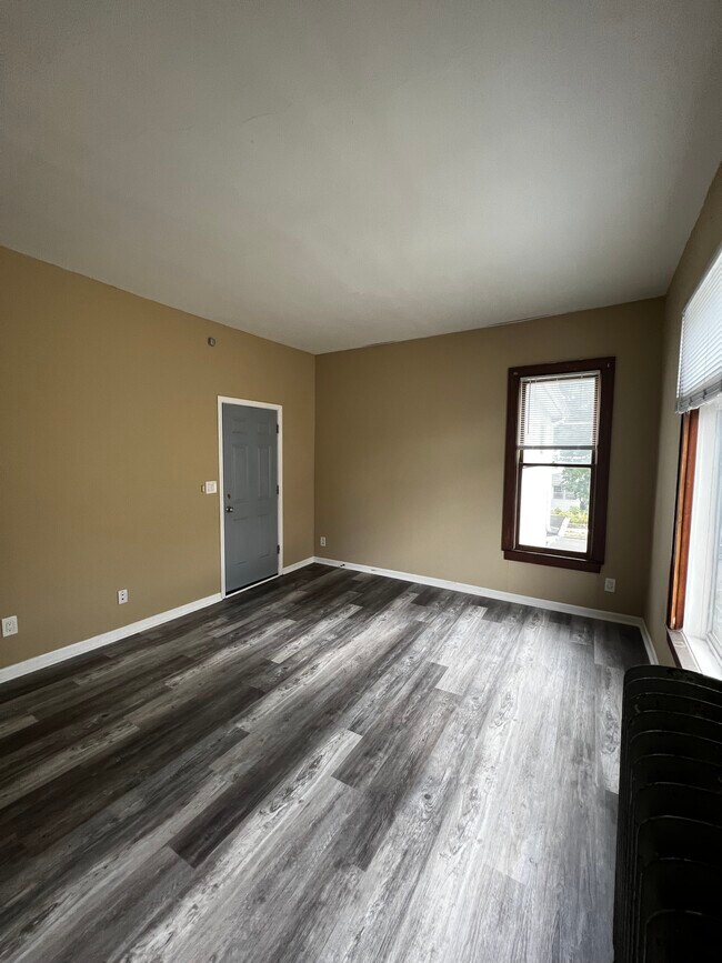 Living Room - 3222 Elliot Ave