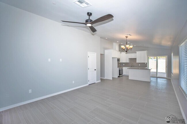Foto del edificio - 3710 W 5th St