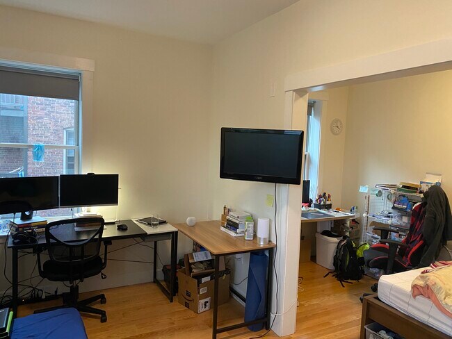 Building Photo - 367 Harvard