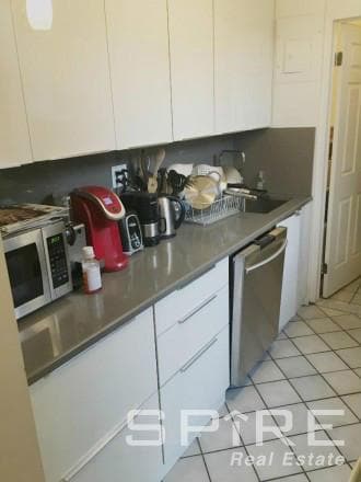 Building Photo - 248 W 106th St