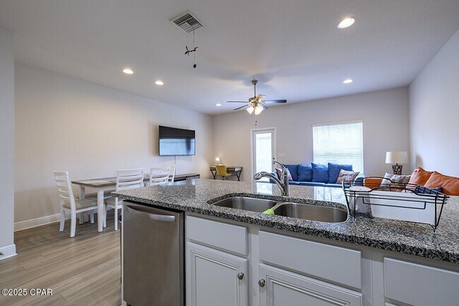 Foto del edificio - 1882 Pointe Dr