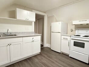 Building Photo - 1073 Albert Rd