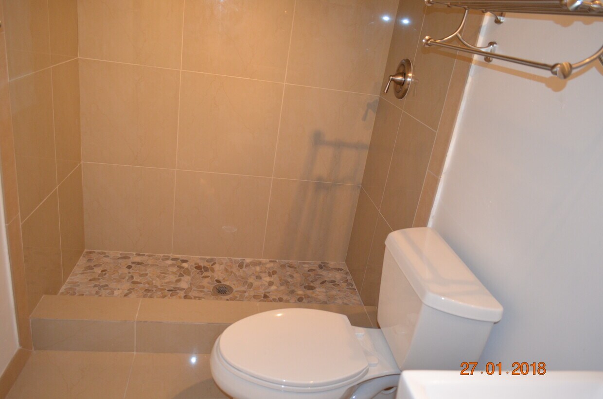 Foto del edificio - 1511 NE 160th St