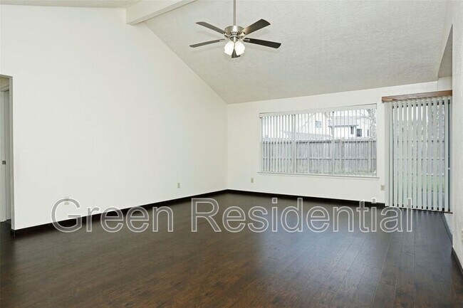 Foto del edificio - 1418 Crawley Ct