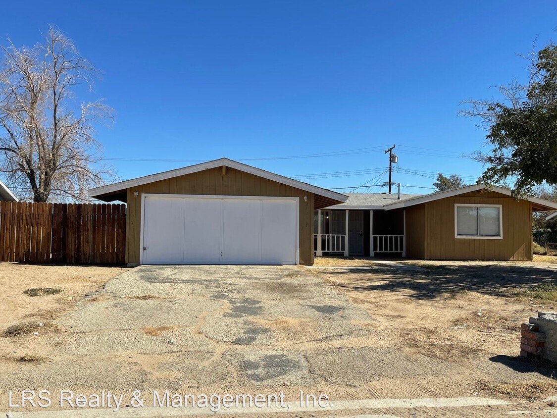 Primary Photo - 4 br, 2 bath House - 21200 Kenniston St