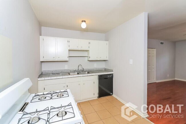 Foto del edificio - 212 Kirkwood Rd NE