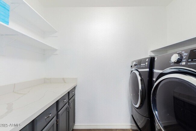 Foto del edificio - 8841 S 51st St