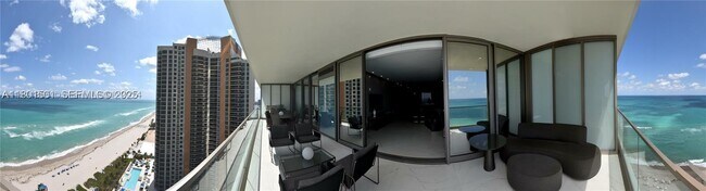 Foto del edificio - 18975 Collins Ave