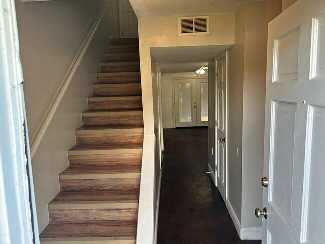 Foto del edificio - 1724 Robins St