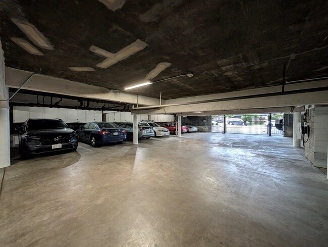 Building Photo - 2117 Haste St