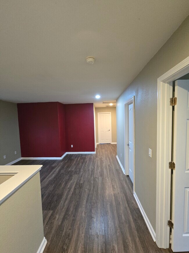 Foto del edificio - 2761 Whitney Dr