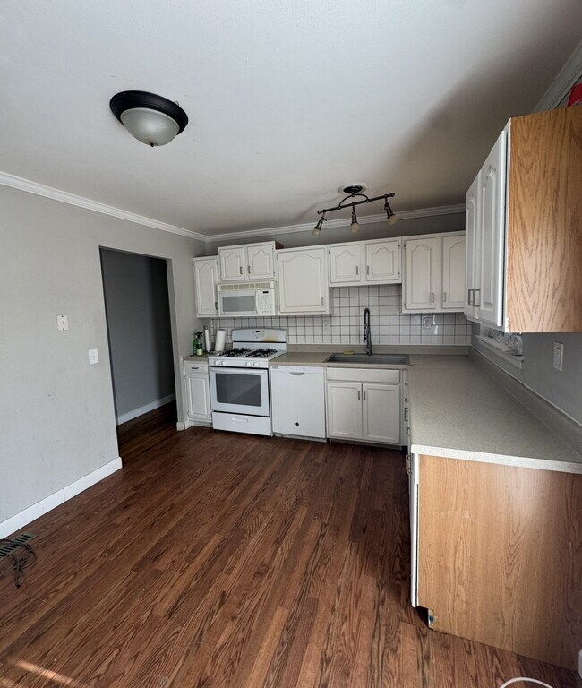 Foto del edificio - Welcome Home to Desirable Fenton!