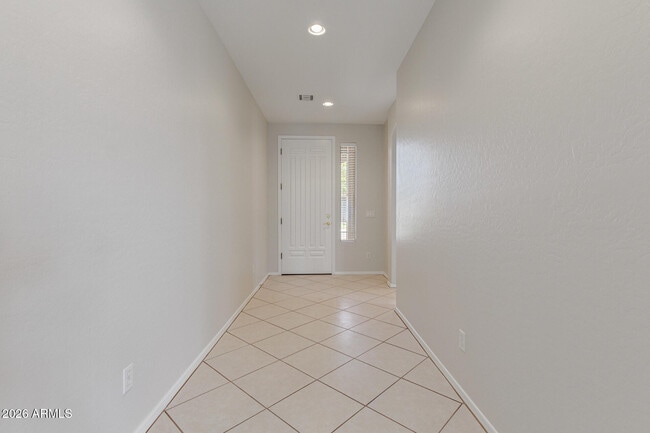 Building Photo - 6211 W Wickieup Ln