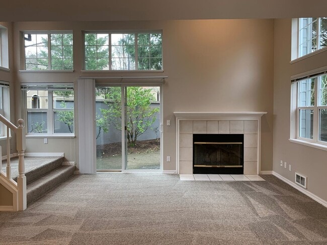 Building Photo - 9613 NW Miller Hill Dr