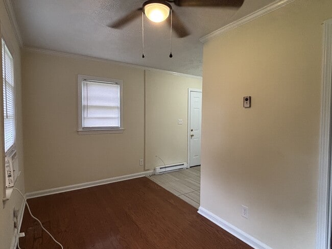 Building Photo - 4966 Robin St