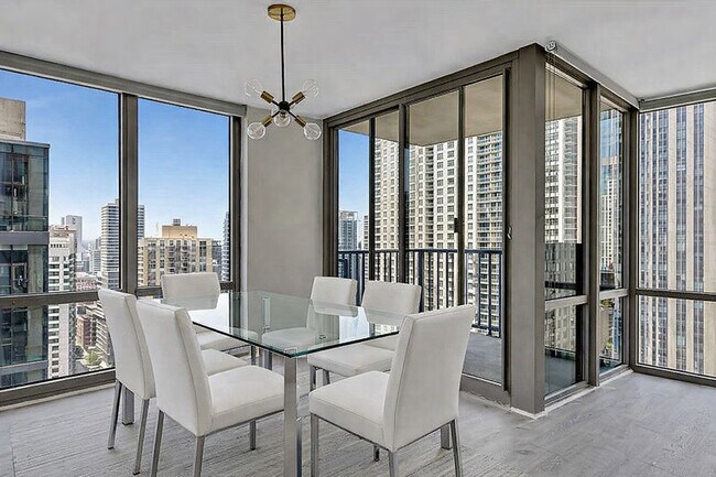 Foto del edificio - 2 E Erie St