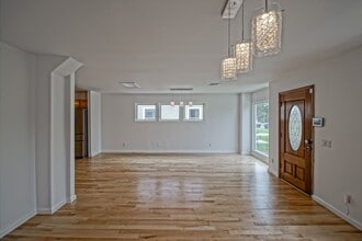 Building Photo - 4434 Dawes Ave