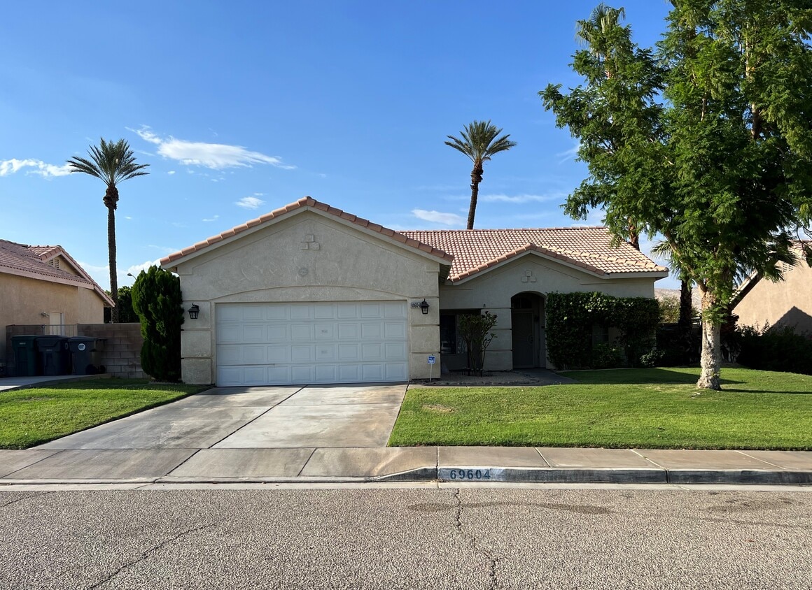 69604 Northhampton Ave, Cathedral City, CA 92234 House Rental in