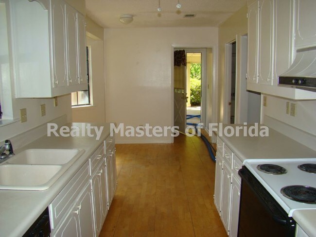 Building Photo - 2701 Pine Forest Rd