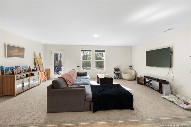 Foto del edificio - 302 Post Ave