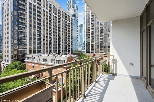 Foto del edificio - 1335 S Prairie Ave