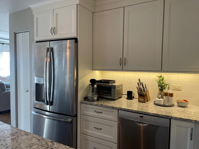 Foto del edificio - 3252 Cool Springs Ct