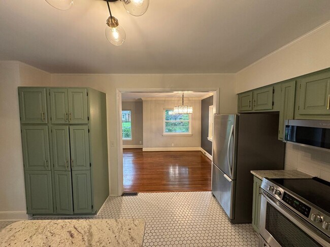 Foto del edificio - 1401 Montford Dr