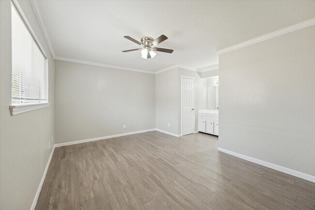 Building Photo - 23834 English Oak Dr
