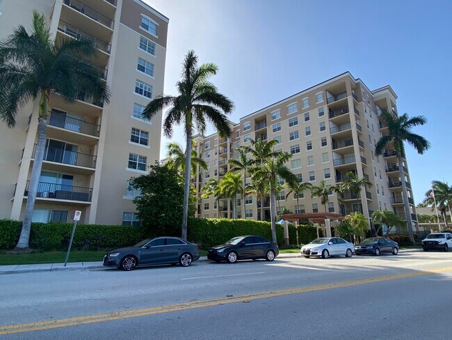 Building Photo - 1801 N Flagler Dr