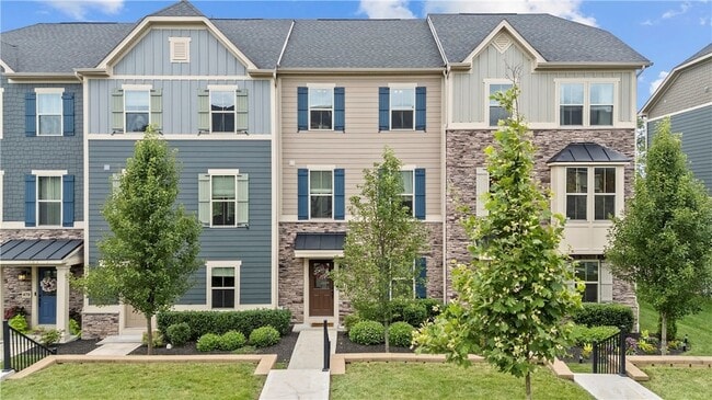Building Photo - 483 Fairmont Dr