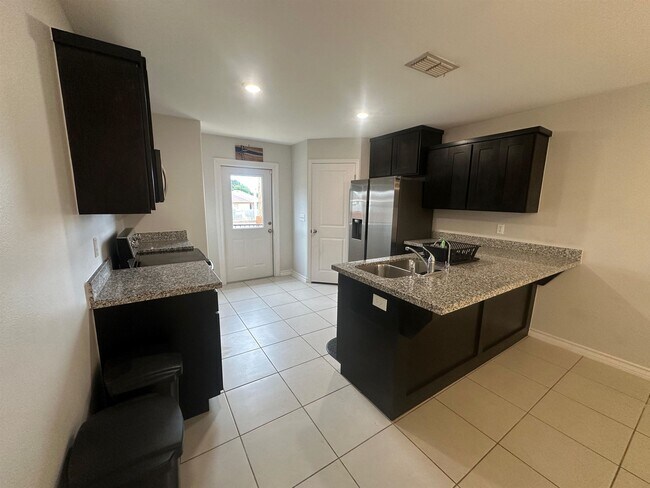 Foto del edificio - 2310 Durazno Ct