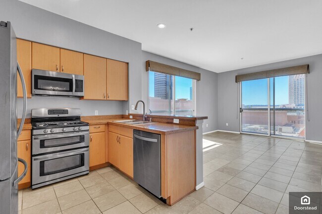 Building Photo - 445 Island
