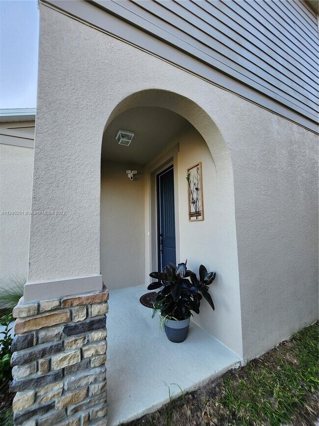 Building Photo - 1172 Papaya Cir.